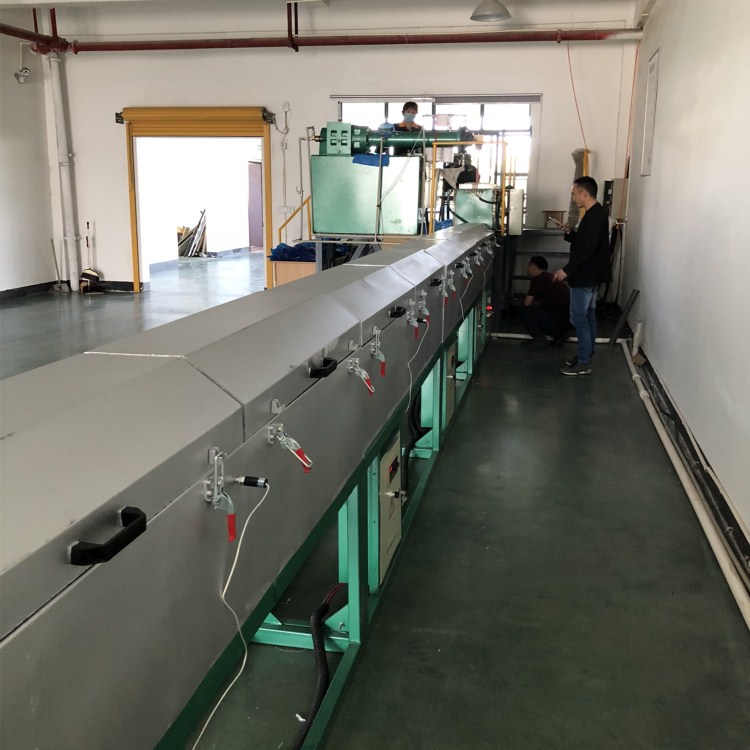 硅膠擠出機(jī)103.jpg